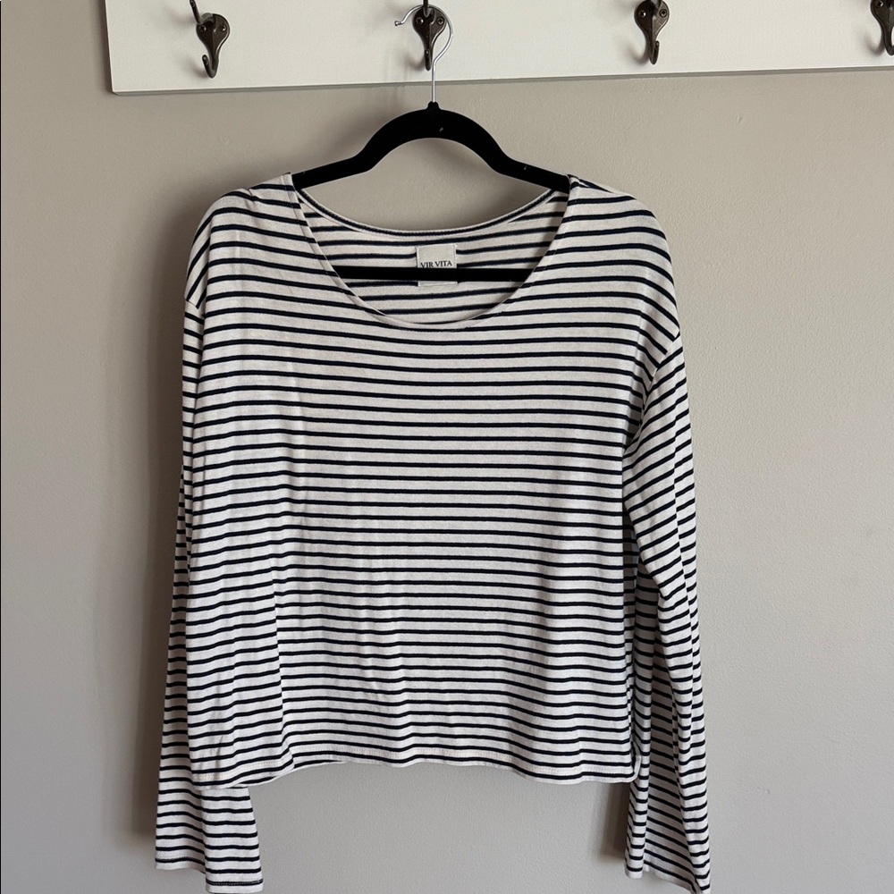 Vir Vita Camille Navy and White Striped Long Sleeve Tee size large